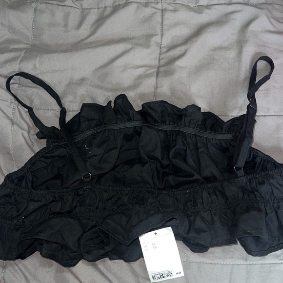 Black Ruffled Crop Top - Picture 4 of 4